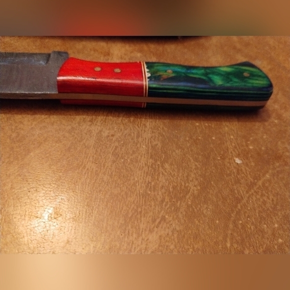 New Damascus steel blade men's hunting knife with sheath green and red - Picture 5 of 9